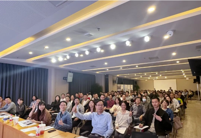 如何从技术牛人转型为管理高手？